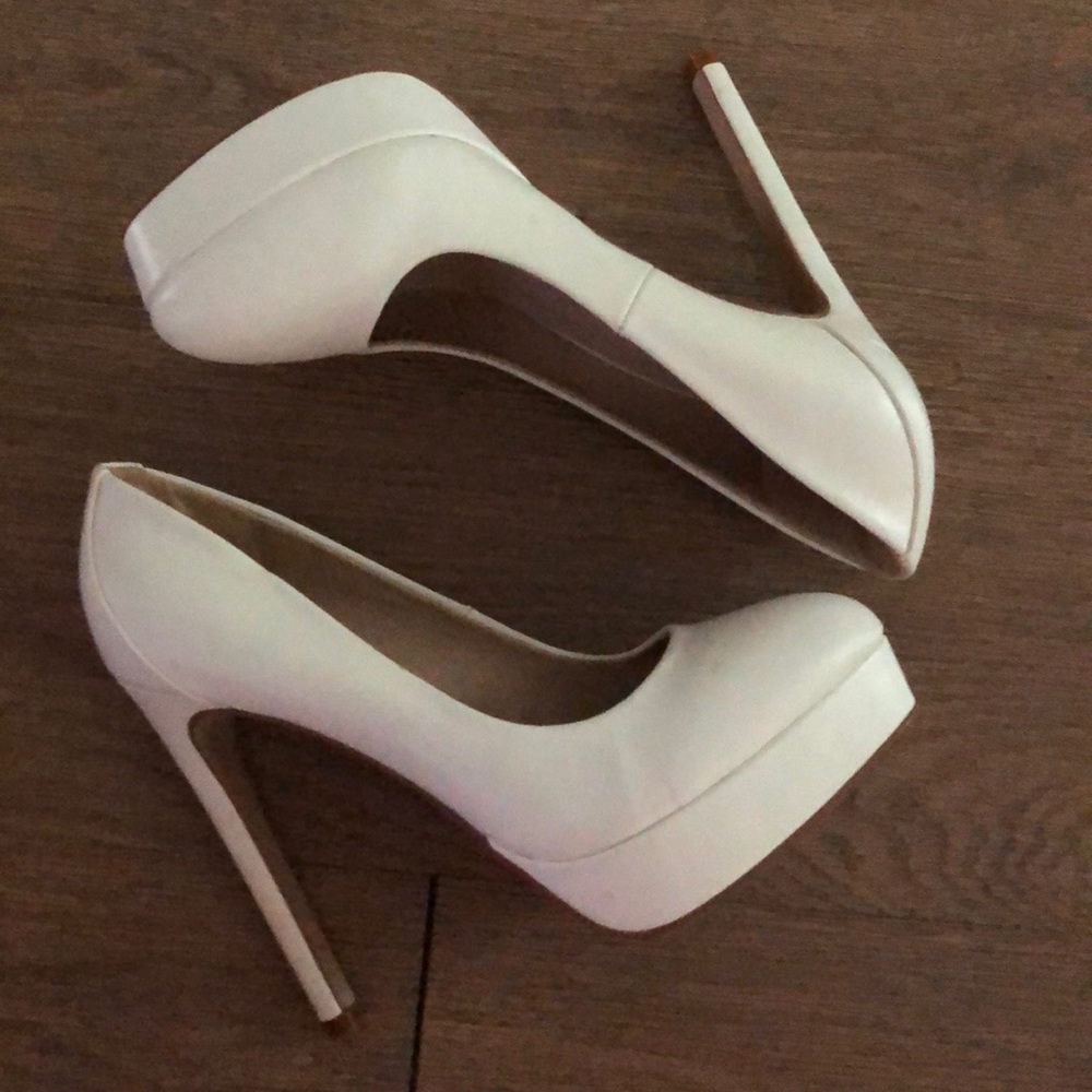 Heels - Picture 3 of 5